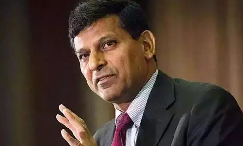 रघुराम राजन बेंचमार्क ब्याज दरें तय करते समय खाद्य मुद्रास्फीति को बाहर रखने के खिलाफ