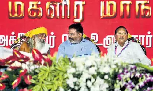 Tamil Nadu : वीसीके की बैठक में केंद्र सरकार से शराबबंदी पर राष्ट्रीय नीति बनाने का आग्रह किया गया Tamil Nadu : वीसीके की बैठक में केंद्र सरकार से शराबबंदी पर राष्ट्रीय नीति बनाने का आग्रह किया गया