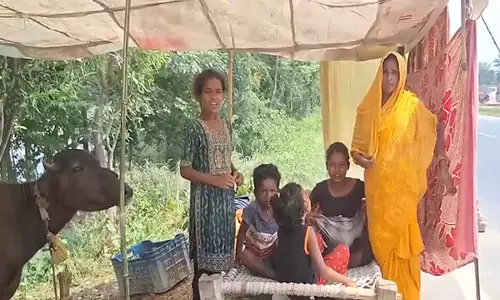 Bihar: भीषण बाढ़ के कारण लोग बेघर हो गए, सामुदायिक रसोई स्थापित की गई