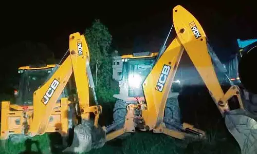 Himachal : अवैध खनन में इस्तेमाल की जा रही मशीनें जब्त, नौ गिरफ्तार Himachal : अवैध खनन में इस्तेमाल की जा रही मशीनें जब्त, नौ गिरफ्तार