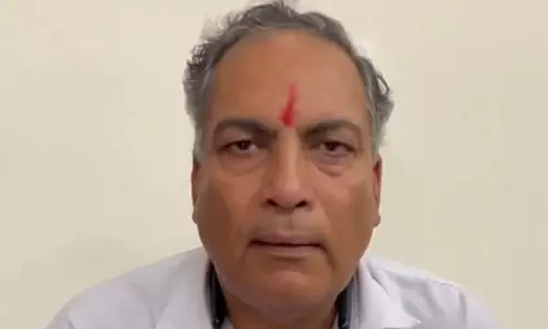 UP police ने 3,200 पन्नों की चार्जशीट दाखिल की, भोले बाबा का नाम शामिल नहीं, वकील का दावा UP police ने 3,200 पन्नों की चार्जशीट दाखिल की, भोले बाबा का नाम शामिल नहीं, वकील का दावा