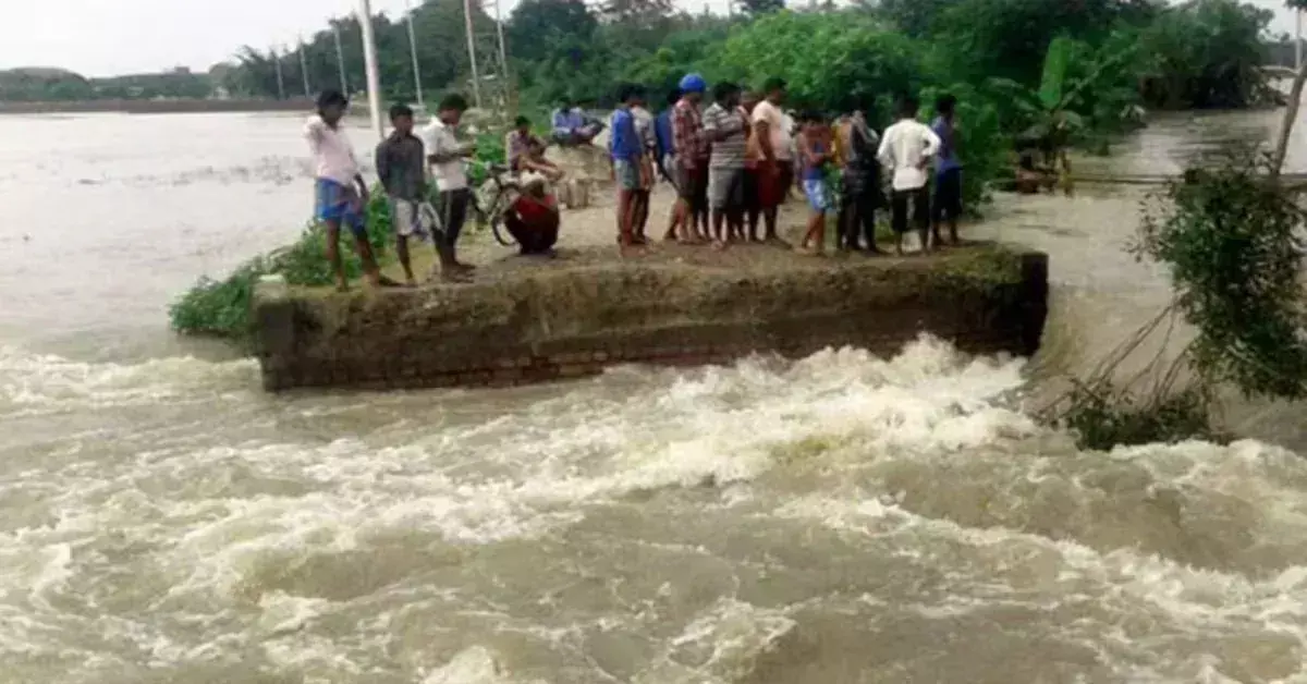 Muzaffarpur में भीषण बाढ़ से लोग विस्थापित, सामुदायिक रसोई की व्यवस्था की गई Muzaffarpur में भीषण बाढ़ से लोग विस्थापित, सामुदायिक रसोई की व्यवस्था की गई