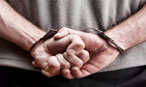 UP: शहर में धार्मिक तनाव भड़काने के आरोपी के खिलाफ नारेबाजी, 12 लोगों पर मामला दर्ज UP: शहर में धार्मिक तनाव भड़काने के आरोपी के खिलाफ नारेबाजी, 12 लोगों पर मामला दर्ज