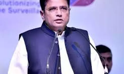 Sridhar Babu ने आंगनवाड़ी शिक्षकों की सेवाओं की सराहना की