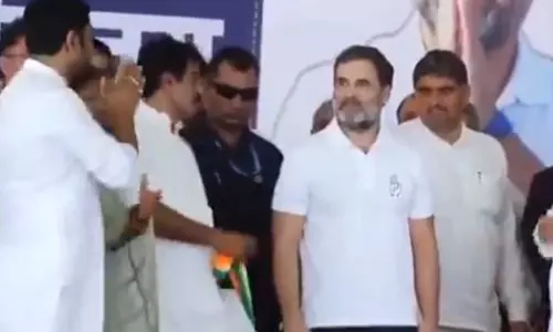 BJP को बड़ा झटका, राहुल गांधी के साथ मंच पर दिखे ये नेता