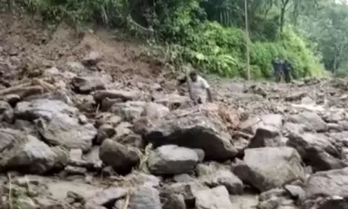 Darjeeling: भूस्खलन के कारण मकान ढहने से वृद्ध की मौत हुई Darjeeling: भूस्खलन के कारण मकान ढहने से वृद्ध की मौत हुई
