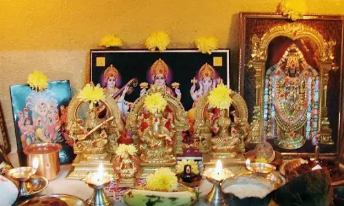 पूजा के बाद यदि मंदिर में बिखरा हुआ सामान रह गया हो तो उसे इस प्रकार व्यवस्थित करे पूजा के बाद यदि मंदिर में बिखरा हुआ सामान रह गया हो तो उसे इस प्रकार व्यवस्थित करे