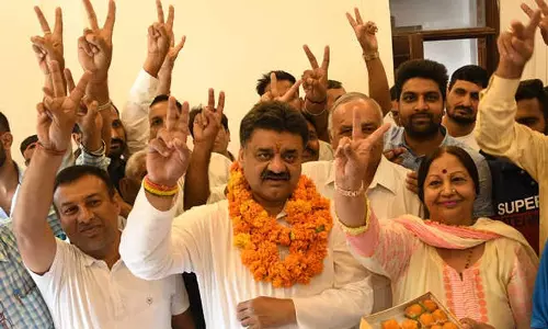 Rewari: कांग्रेस उम्मीदवार चंद्र मोहन ने पंचकूला को औद्योगिक केंद्र बनाने का संकल्प लिया Rewari: कांग्रेस उम्मीदवार चंद्र मोहन ने पंचकूला को औद्योगिक केंद्र बनाने का संकल्प लिया
