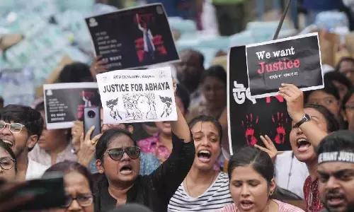 Calcutta के प्रदर्शनकारी चिकित्सकों द्वारा काम बंद करने पर संपादकीय