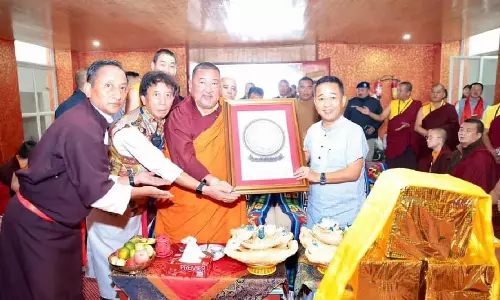 Sikkim के मुख्यमंत्री पीएस गोले ने पेलिंग मठ में आध्यात्मिक समारोह में भाग लिया
