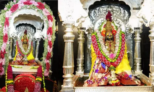 Maharashtra: जगदंबा के चरणों में चढ़ाए गए थाईलैंड के फूल