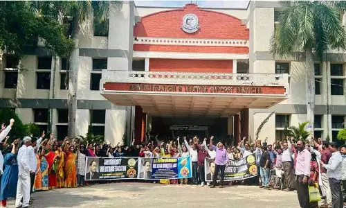 BRAOU के पूर्व छात्रों ने JNAFAU को भूमि आवंटन के खिलाफ विरोध प्रदर्शन किया BRAOU के पूर्व छात्रों ने JNAFAU को भूमि आवंटन के खिलाफ विरोध प्रदर्शन किया