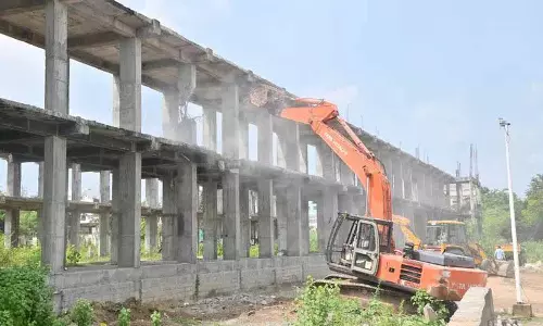 Mancherial: एकीकृत सब्जी, मांस बाजार के ध्वस्त होने से भौंहें तन गईं
