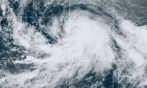 Hurricane किर्क बहामास में अमेरिका के पूर्वी तट पर जीवन के लिए खतरा Hurricane किर्क बहामास में अमेरिका के पूर्वी तट पर जीवन के लिए खतरा