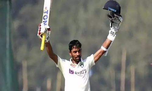 Irani Cup: ईश्वरन के शानदार शतक से शेष भारत मुंबई के खिलाफ मुकाबले में बरकरार Irani Cup: ईश्वरन के शानदार शतक से शेष भारत मुंबई के खिलाफ मुकाबले में बरकरार