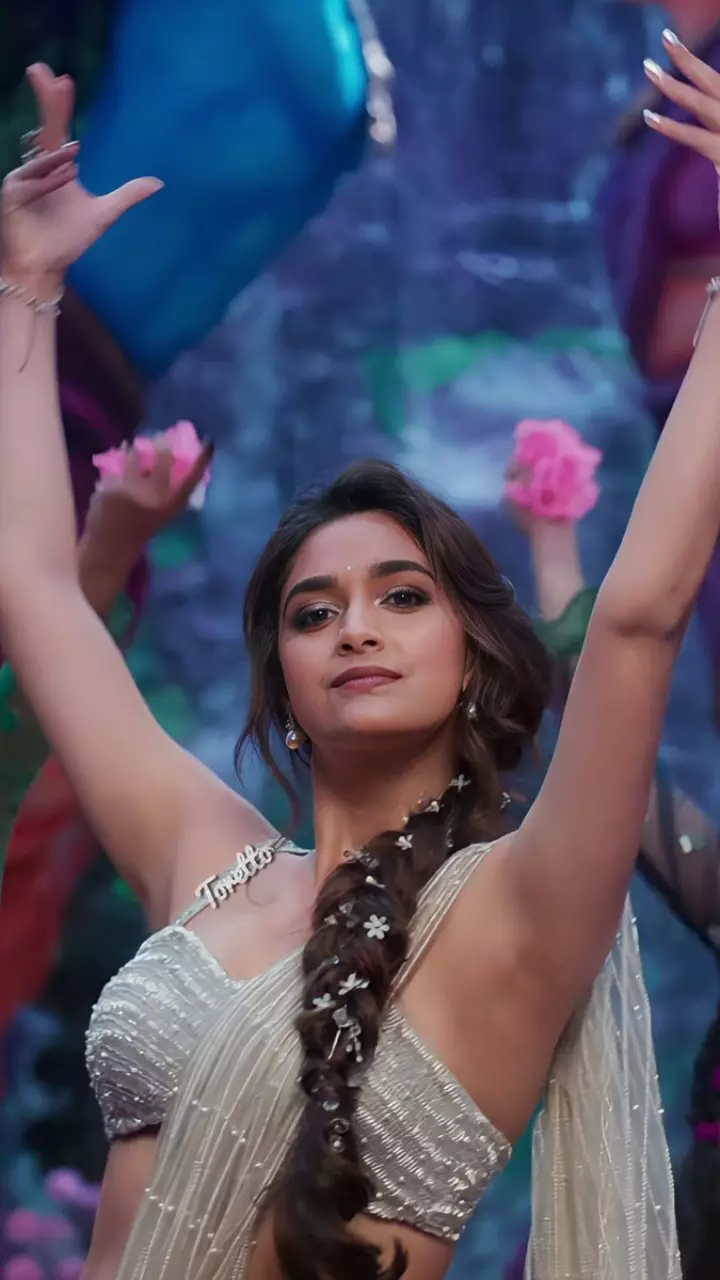 कीर्ति सुरेश का सिज़लिंग लुक