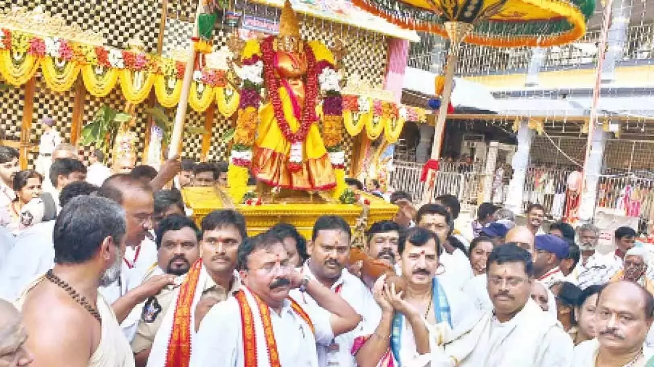 Andhra: दशहरा उत्सव की भव्य शुरुआत