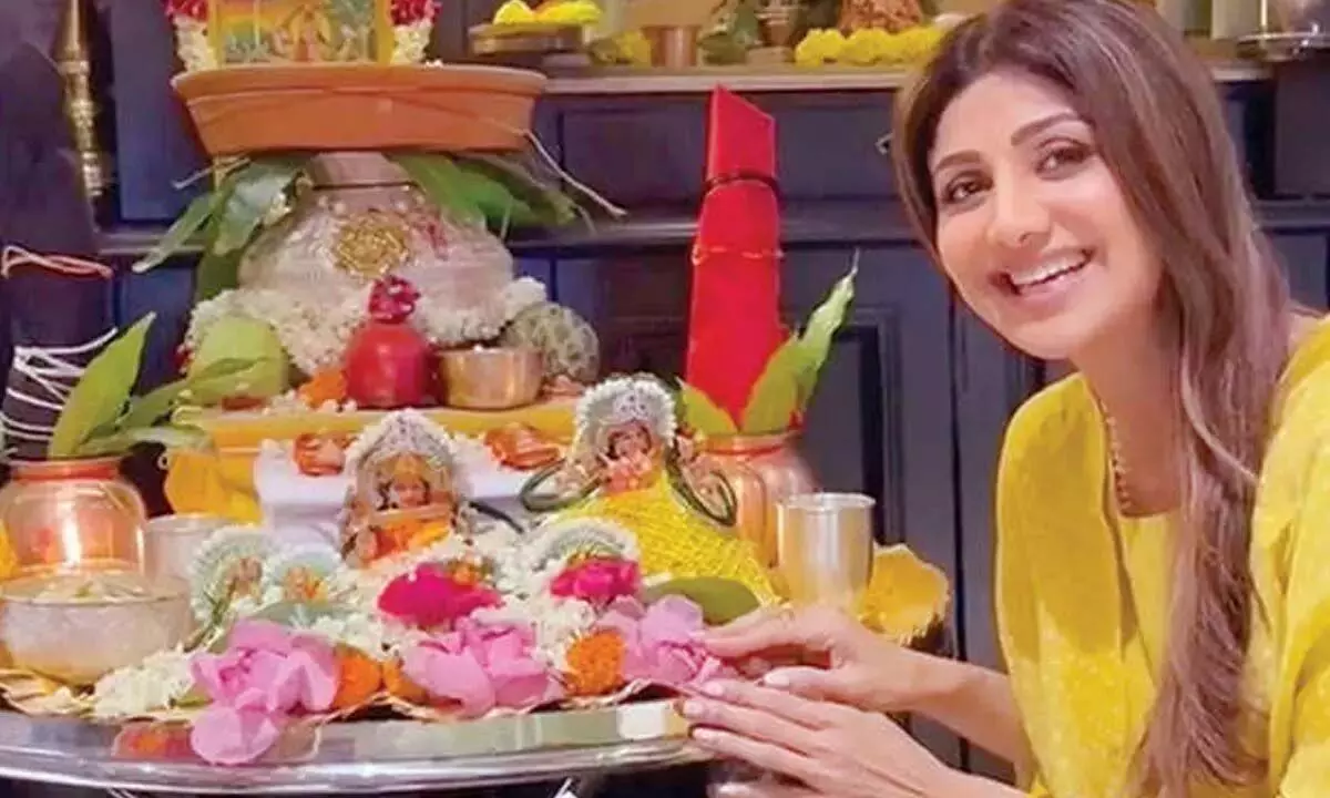 Shilpa Shetty के घर पर लगा नवरात्रि के लिए माता का दरबार