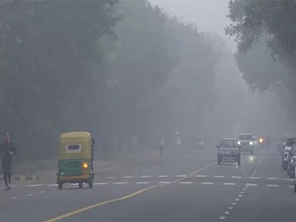 Delhi में प्रदूषण का स्तर बढ़ा, 24 घंटे में 166 AQI दर्ज किया गया