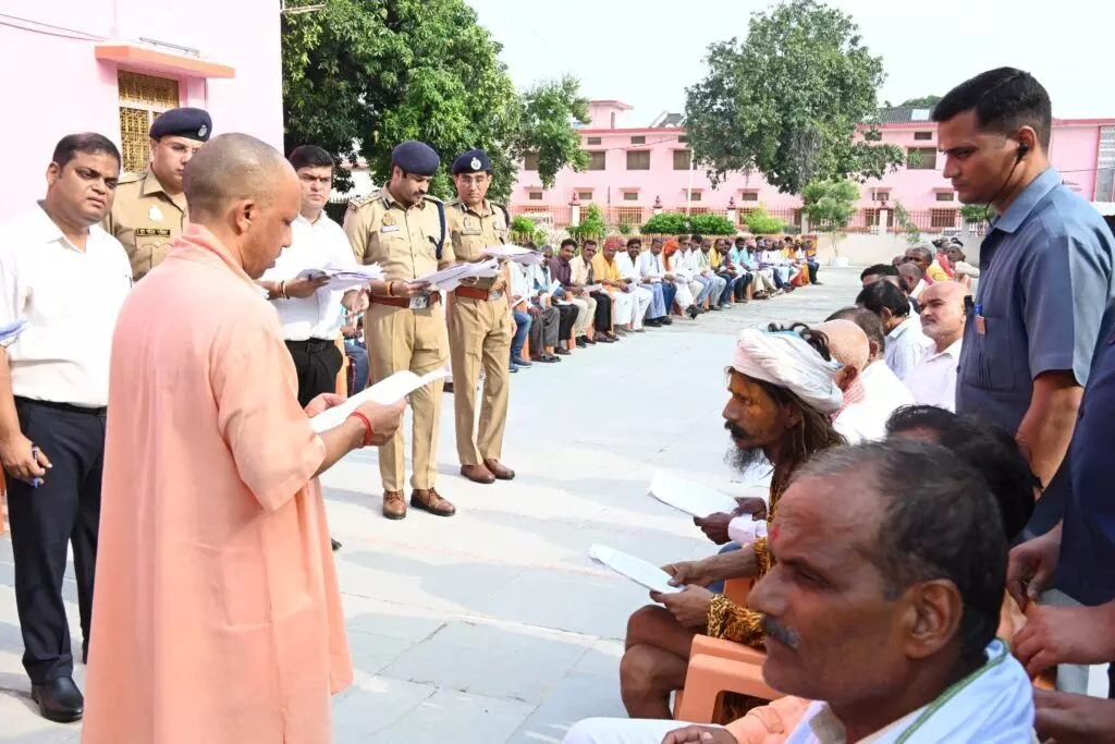 Gorakhpur: जरूरतमंद लोगों के इलाज का खर्च योगी सरकार उठाएगी