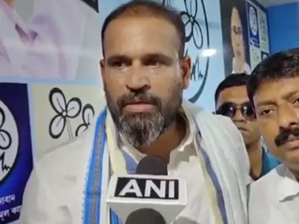 कांग्रेस ने पश्चिम बंगाल के राज्यपाल से Yusuf Pathan के खिलाफ कार्रवाई करने का आग्रह किया