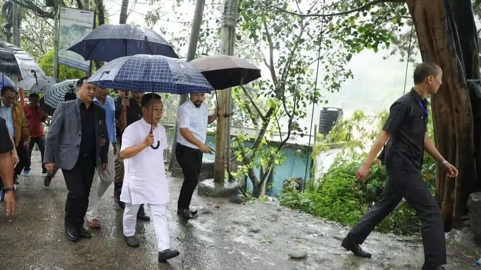 Sikkim के मुख्यमंत्री ने ग्लेशियल झील विस्फोट बाढ़ पीड़ितों को श्रद्धांजलि दी