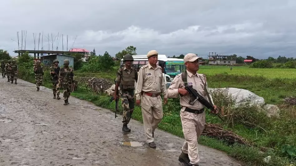 Manipur : सुरक्षा बलों ने पहाड़ी और घाटी जिलों में आधुनिक तोपें बरामद कीं