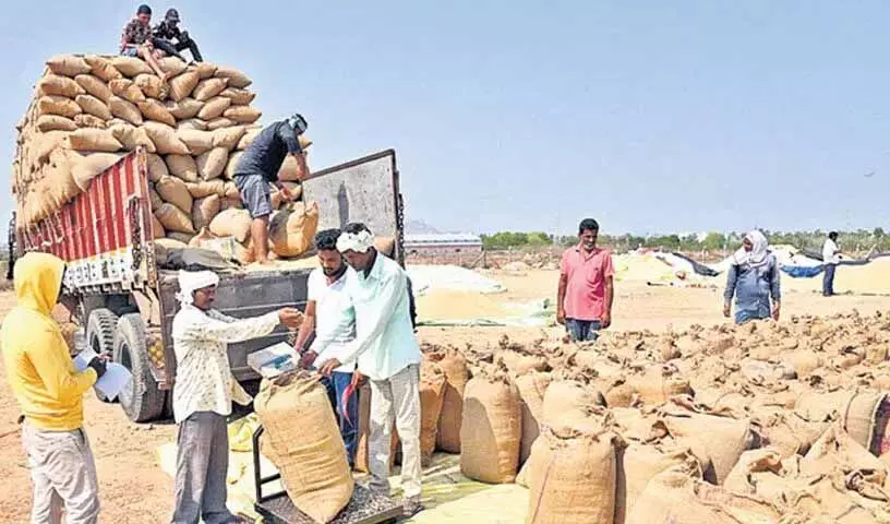 Telangana: धान किसान फायदे में, अपनी उपज के लिए खरीदार चुनने को तैयार