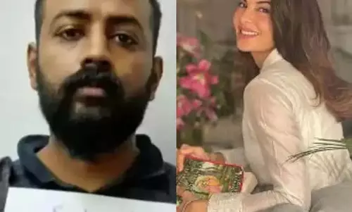 सुकेश चंद्रशेखर जैकलीन के प्रशंसकों को 10 थार रॉक्स, 100 आईफोन 16 प्रो वितरित करेंगे सुकेश चंद्रशेखर जैकलीन के प्रशंसकों को 10 थार रॉक्स, 100 आईफोन 16 प्रो वितरित करेंगे