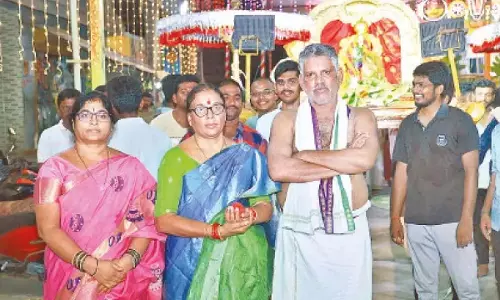 Andhra: कल्याण वेंकटेश्वर मंदिर में अंकुरार्पण का आयोजन किया गया Andhra: कल्याण वेंकटेश्वर मंदिर में अंकुरार्पण का आयोजन किया गया