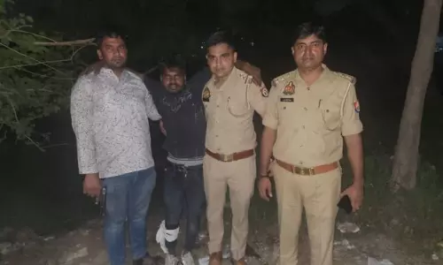 NCR Noida: पुलिस मुठभेड़ में एक बदमाश के पैर में लगी गोली, दो गिरफ्तार NCR Noida: पुलिस मुठभेड़ में एक बदमाश के पैर में लगी गोली, दो गिरफ्तार