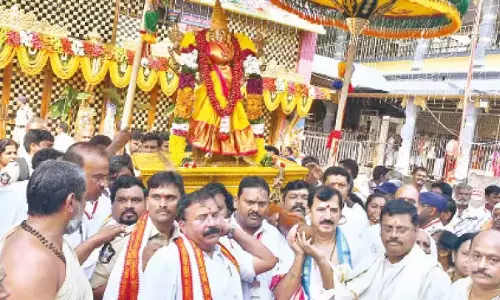 Andhra: दशहरा उत्सव की भव्य शुरुआत