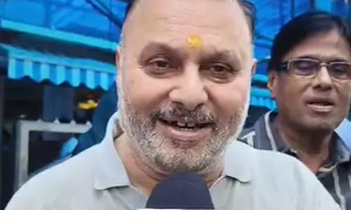 गोविंदा से मिले गदर-2 के डायरेक्टर अनिल शर्मा, कहा- हीरो आदमी हैं वह