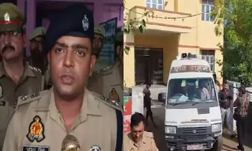 4 मर्डर...शिक्षक और उनके परिवार की हत्या का मामला, पोस्टमार्टम जारी, पुलिस बल मौजूद 4 मर्डर...शिक्षक और उनके परिवार की हत्या का मामला, पोस्टमार्टम जारी, पुलिस बल मौजूद