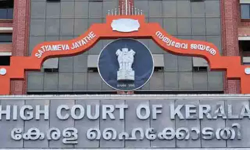 Kerala : क्या जांच जारी रह सकती है अगर शिकायतकर्ता हिचकिचा रहे हैं, उच्च न्यायालय ने हेमा समिति की रिपोर्ट पर सरकार से पूछा Kerala : क्या जांच जारी रह सकती है अगर शिकायतकर्ता हिचकिचा रहे हैं, उच्च न्यायालय ने हेमा समिति की रिपोर्ट पर सरकार से पूछा