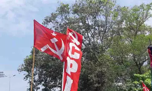 Kerala : एलडीएफ ने एक व्यक्ति के अहंकार के आगे घुटने टेक दिए, सीपीआई केरल ने कहा Kerala : एलडीएफ ने एक व्यक्ति के अहंकार के आगे घुटने टेक दिए, सीपीआई केरल ने कहा