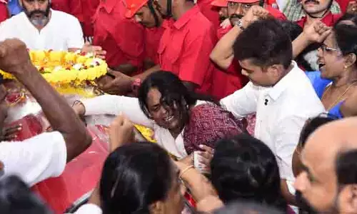 Body handover dispute : केरल उच्च न्यायालय ने सीपीएम नेता लॉरेंस के अवशेषों को संरक्षित करने के अंतरिम आदेश की अवधि बढ़ाई Body handover dispute : केरल उच्च न्यायालय ने सीपीएम नेता लॉरेंस के अवशेषों को संरक्षित करने के अंतरिम आदेश की अवधि बढ़ाई