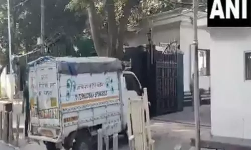Kejriwal ने सीएम आवास खाली करना शुरू कर दिया