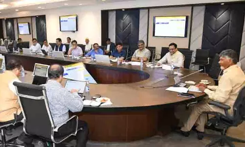 Andhra : मुख्यमंत्री नायडू ने कहा कि 15 प्रतिशत की विकास दर हासिल करने की दिशा में काम करें Andhra : मुख्यमंत्री नायडू ने कहा कि 15 प्रतिशत की विकास दर हासिल करने की दिशा में काम करें