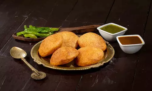 Recipe: बाजार जैसी कुरकुरी कचौरी बनाने के लिए अपनाएं ये टिप्स