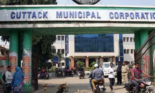 सीएमसी की खराब सड़कों को लेकर हाईकोर्ट नाराज सीएमसी की खराब सड़कों को लेकर हाईकोर्ट नाराज