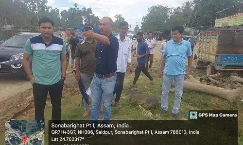 Assam : नवनियुक्त डीसी मृदुल यादव ने कछार जिले में सार्वजनिक परियोजनाओं का निरीक्षण किया Assam : नवनियुक्त डीसी मृदुल यादव ने कछार जिले में सार्वजनिक परियोजनाओं का निरीक्षण किया