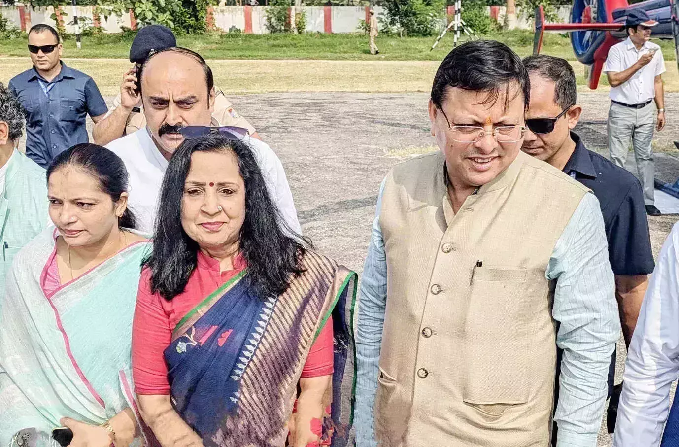 Muzaffarnagar: सीएम धामी ने चेयरपर्सन मीनाक्षी स्वरूप को उत्तराखंड आने का न्योता दिया Muzaffarnagar: सीएम धामी ने चेयरपर्सन मीनाक्षी स्वरूप को उत्तराखंड आने का न्योता दिया