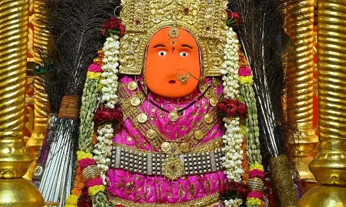 आस्था का केंद्र है मां बम्लेश्वरी देवी का विख्यात मंदिर