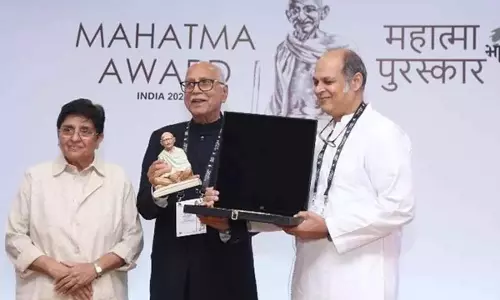 Amara Raja के संस्थापक रामचंद्र गल्ला को महात्मा पुरस्कार मिला Amara Raja के संस्थापक रामचंद्र गल्ला को महात्मा पुरस्कार मिला