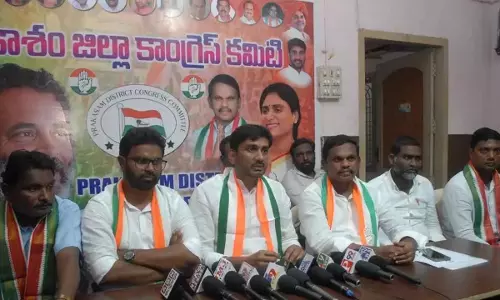 VSP मुद्दे में हस्तक्षेप करने के लिए शर्मिला की सराहना की