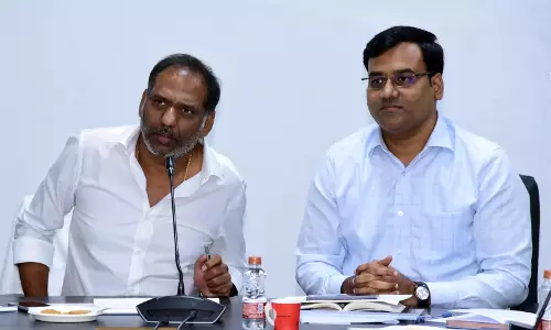 बिजली मंत्री ने कहा- Andhra Pradesh एकीकृत स्वच्छ ऊर्जा नीति तैयार कर रहा बिजली मंत्री ने कहा- Andhra Pradesh एकीकृत स्वच्छ ऊर्जा नीति तैयार कर रहा