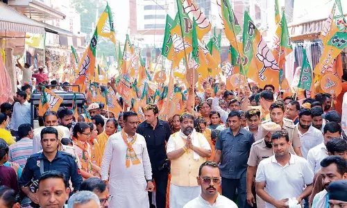 Haryana : हर वोट मायने रखता है उम्मीदवार स्थिति बदलने के लिए अपना सर्वश्रेष्ठ देते Haryana : हर वोट मायने रखता है उम्मीदवार स्थिति बदलने के लिए अपना सर्वश्रेष्ठ देते