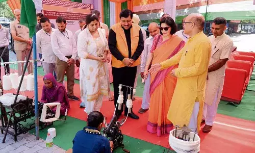 Khadi Ashram ने चरखा संघ के 100 वर्ष पूरे होने का जश्न मनाया
