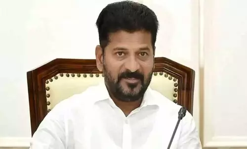 सीएम ने BRS नेताओं के फार्महाउस ध्वस्त करने की चेतावनी दी सीएम ने BRS नेताओं के फार्महाउस ध्वस्त करने की चेतावनी दी